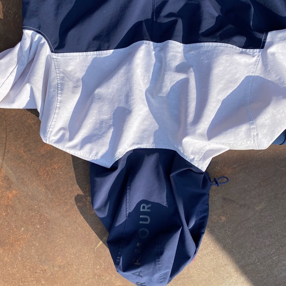 Under armor wind breaker - Picture 2 of 3